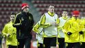 Fotbalisté Liverpoolu den před utkáním se Spartou při tréninku na Letné.