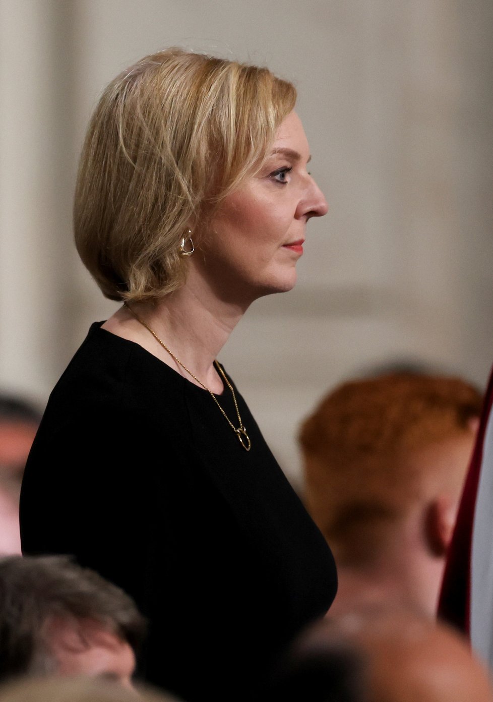 Britská premiérka Liz Truss dorazila do katedrály svatého Pavla.