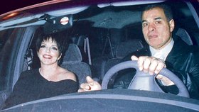 Liza Minnelli a její řidič, kterého měla sexuálně obtěžovat.