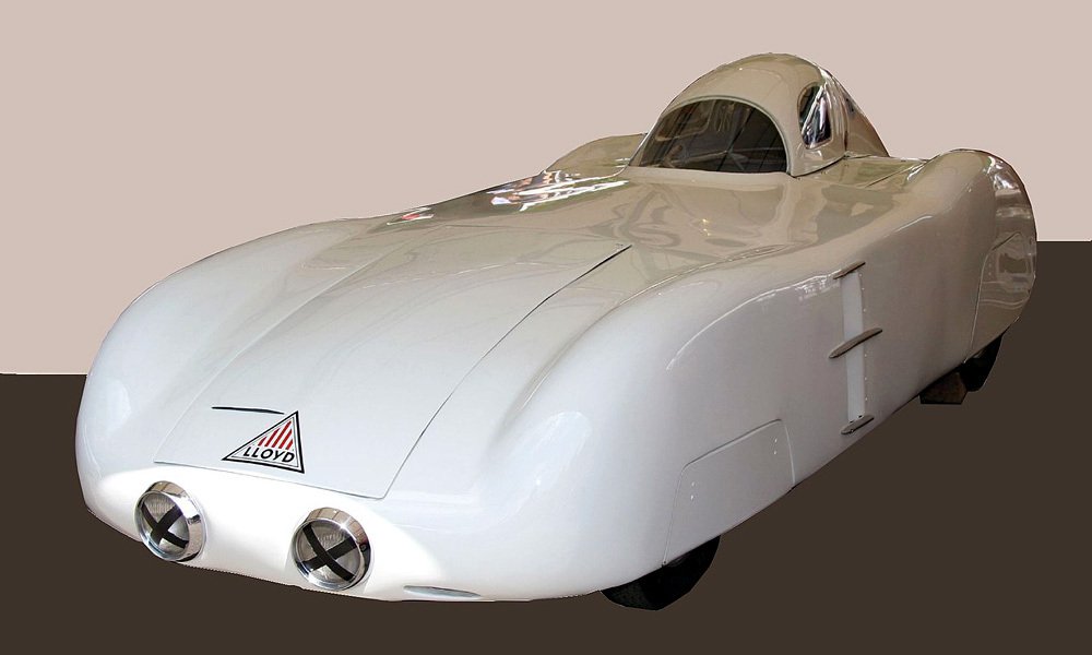 Jednomístný proudnicový rekordní automobil sestavený z dílů řady Lloyd 400. Vytvořil 14 rekordů ve třídě do 350cm3 a je vystaven v muzeu v Tübingenu.