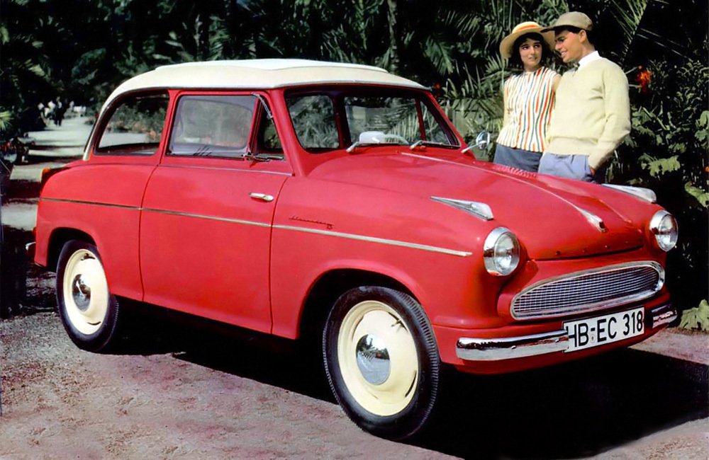 Luxusnější Lloyd Alexander (1957–1961) už pomalu přecházel z kategorie malých vozů do nižší střední třídy.