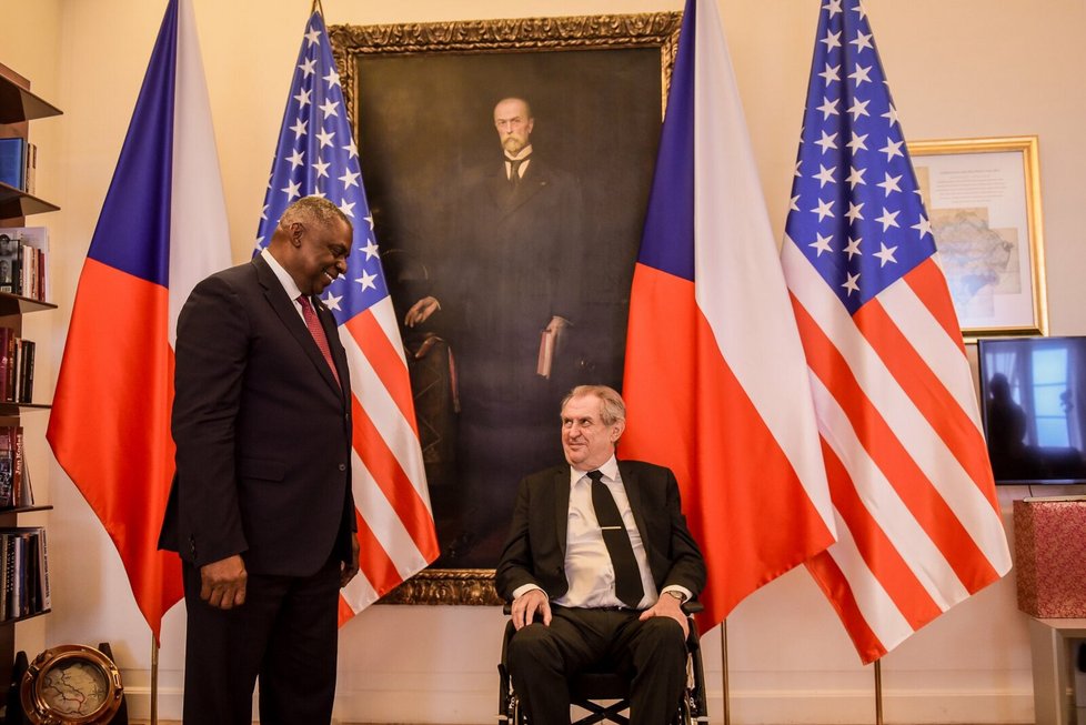 Ministr obrany USA Lloyd Austin s Milošem Zemanem na Pražském hradě (9.9.2022)