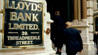 Největší britský poskytovatel hypoték Lloyds koupí divizi konkurenční Bank of America. Za 61 miliard