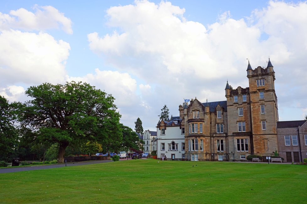 Luxusní hotel Cameron House u skotského jezera Loch Lomond