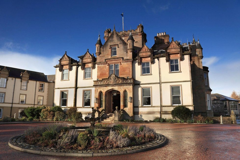 Luxusní hotel Cameron House u skotského jezera Loch Lomond