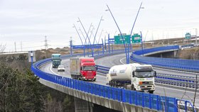 Lochkovský most má problémy: Inženýři na něm objevili trhliny