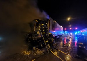 Požár kamionu v Lochkovském tunelu, 10. února 2021.
