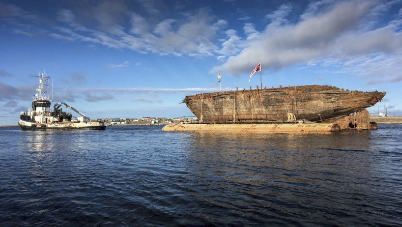 Loď Maud norského polárního badatele Roalda Amundsena se po 100 letech od vyplutí na arktickou expedici vrátila do „rodného“ Norska.