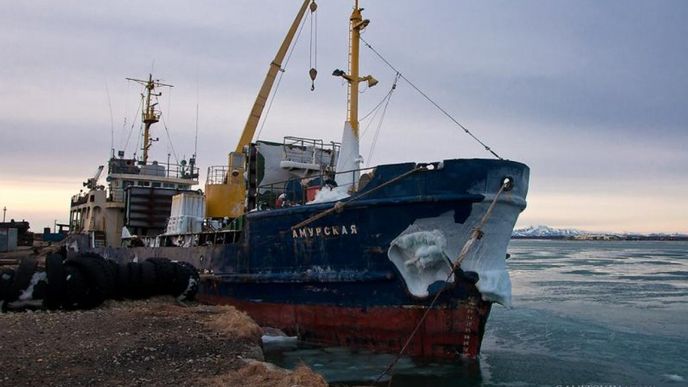 Loď Amurskaja ještě u pobřeží Sachalinu