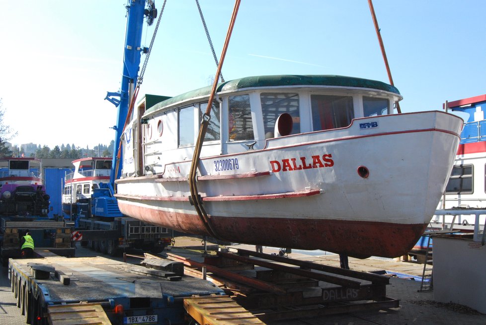 Loď Dallas, která  v letech 1955 - 2011 přepravovala cestující na Brněnské přehradě se dočkala rekonstrukce za 15,6 milionu korun.