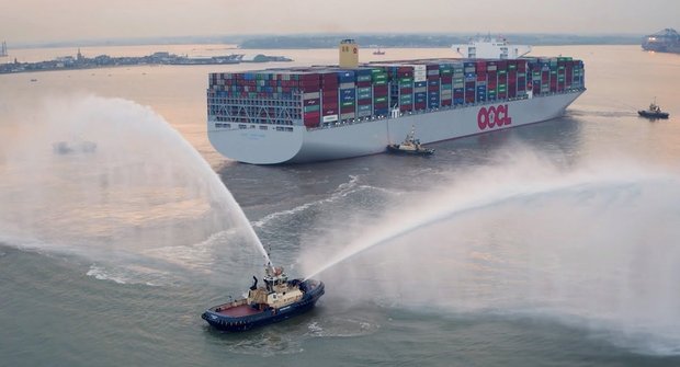 Největší kontejnerová loď na světě