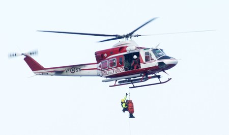 Do záchranných akcí byl zapojen i vrtulník