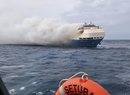 V Atlantiku hoří loď přepravující vozy Porsche a Volkswagen