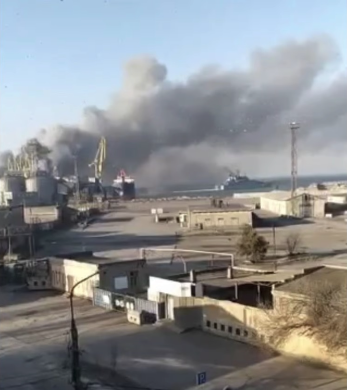 Ukrajinská armáda zničila ruskou výsadkovou loď.