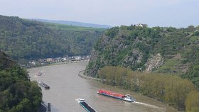 Lodě na řece Rýn