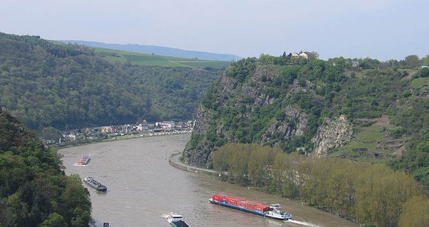 Lodě na řece Rýn