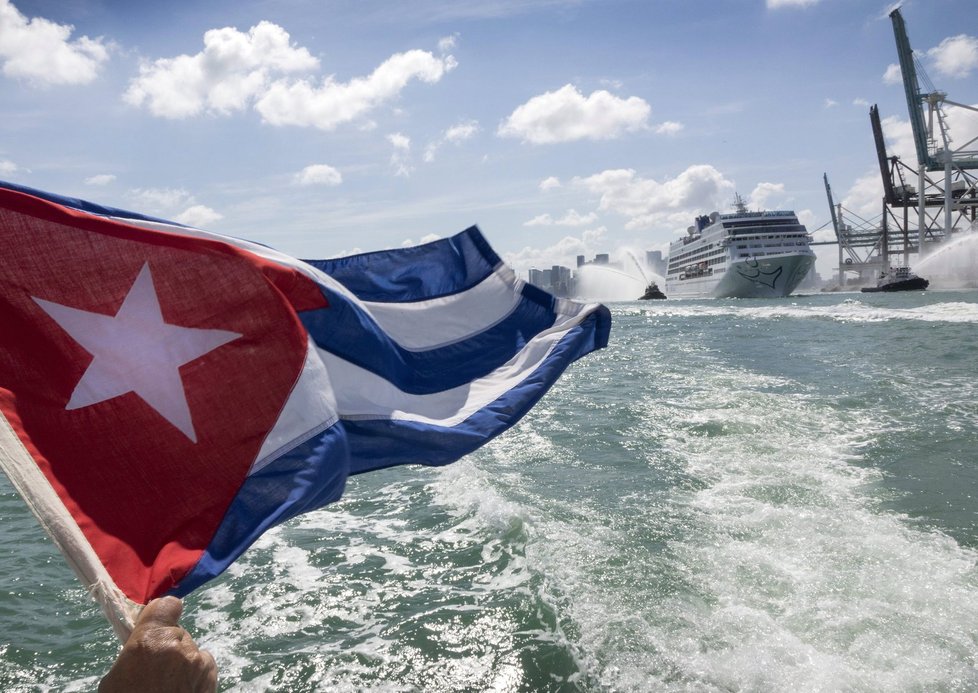 Z USA na Kubu vyrazila po půl století výletní loď.