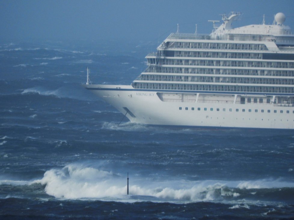 Američtí pasažéři porouchané lodi chtějí odškodné 10 milionů USD