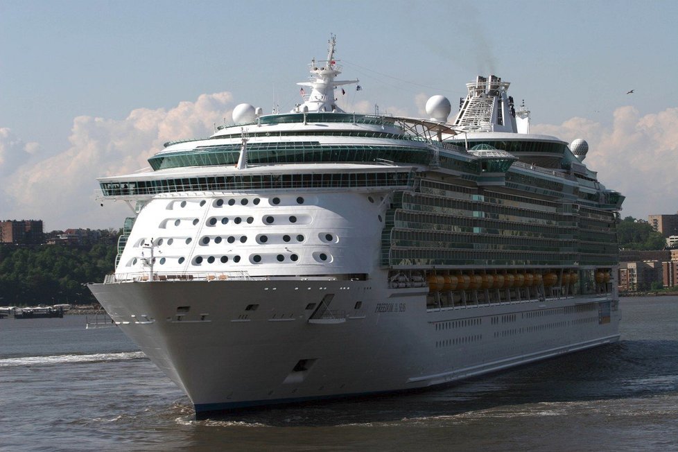 Zaoceánský parník Freedom of the Seas vyplul v roce 2006. Cestující si na něm užívají skutečný luxus