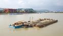 Lodě na Dunaji (Profimedia.cz) Lodě na Dunaji (Profimedia.cz)