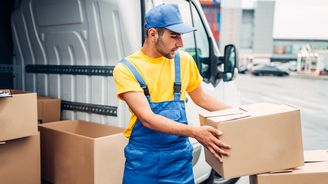 Závod s časem: Proč vám jeden e-shop doručí balík zítra a jiný až za týden? Závod s časem: Proč vám jeden e-shop doručí balík zítra a jiný až za týden?