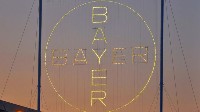 Logo Bayeru v Leverkusenu je největší světelnou reklamou světa.