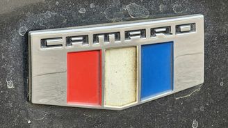 Chevrolet Camaro a jeho logo: Skutečně vypadá jako francouzská vlajka?  Chevrolet Camaro a jeho logo: Skutečně vypadá jako francouzská vlajka?