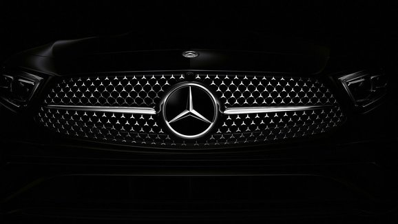 Mercedes-Benz oslavil výročí 100 let svého ikonického loga