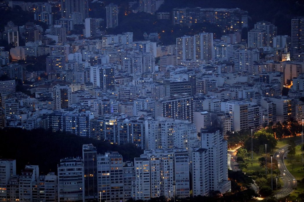 Rio de Janeiro v noci