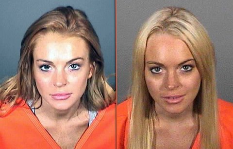 Herečka Lindsay Lohan a její výstava vězeňských fotografií