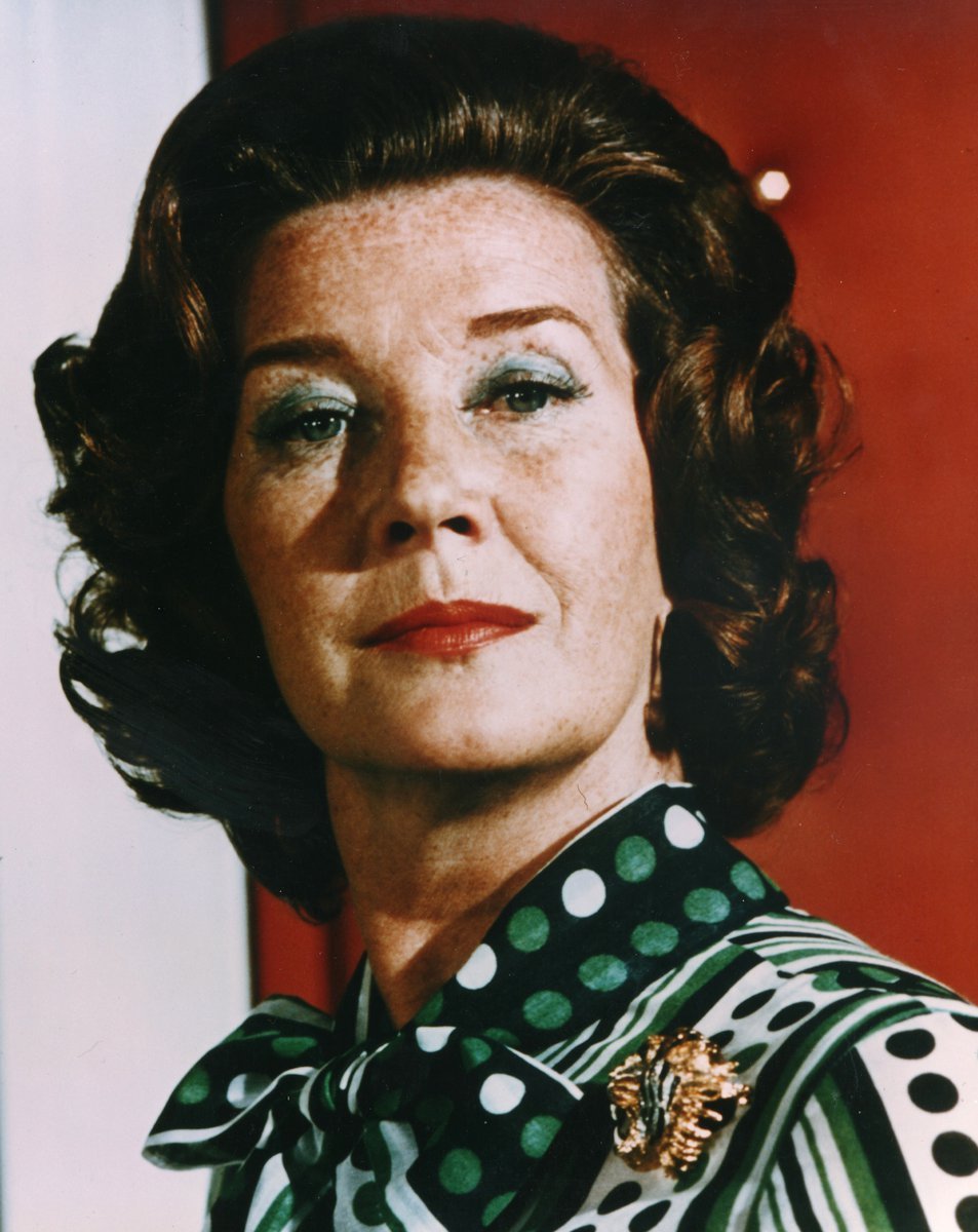 1962 až 1985 - Lois Maxwell (†80). První a nejvytrvalejší sekretářka: hrála ve 14 dílech!