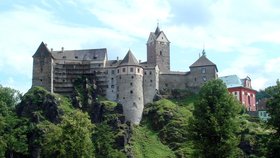 Goticko-románský hrad Loket