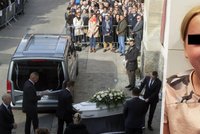 Poslední sbohem zavražděné Lole (†12): Dojemného pohřbu se zúčastnily stovky lidí