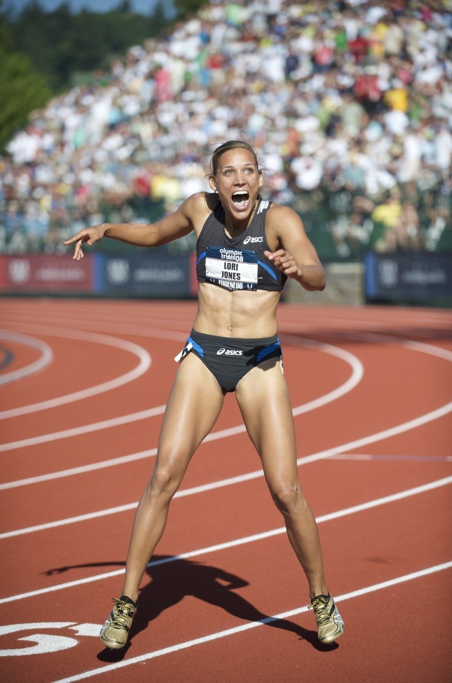 Americká atletka Lolo Jones je ve svých 29 letech krásná, přesto je stále panna.