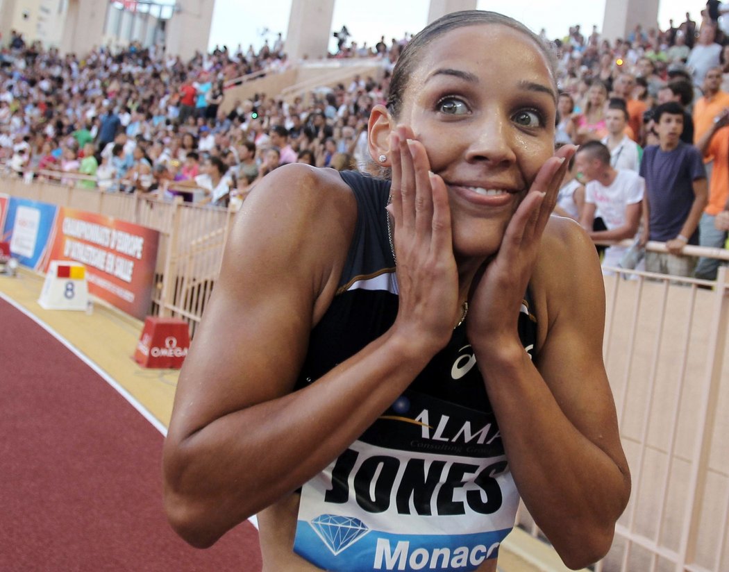 Americká atletka Lolo Jones je ve svých 29 letech krásná, přesto je stále panna.