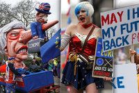 Výhrůžky smrtí i obří odpor proti brexitu: Stovky tisíc lidí na pochodu za nové hlasování