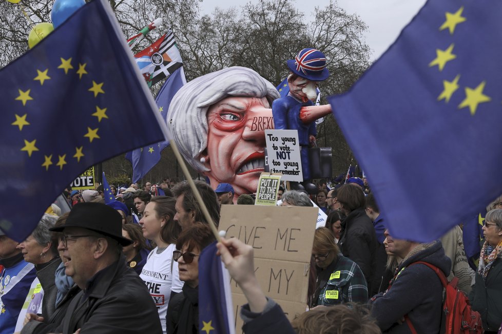 Londýnem prošel pochod za nové referendum o brexitu (23. 3. 2019).