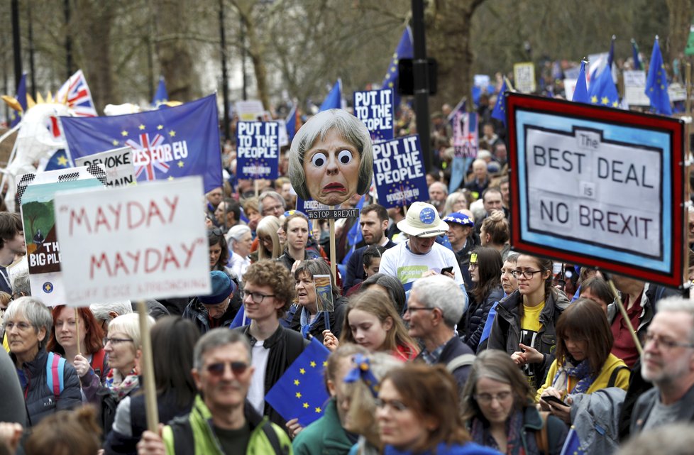 Londýnem prošel pochod za nové referendum o brexitu (23.3.2019)