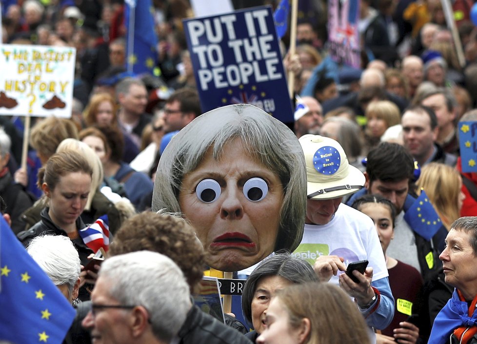 Londýnem prošel pochod za nové referendum o brexitu. (23.3.2019)