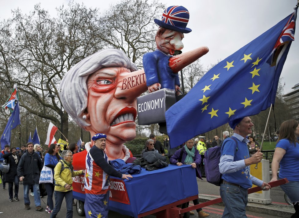 Londýnem prošel pochod za nové referendum o brexitu. (23.3.2019)