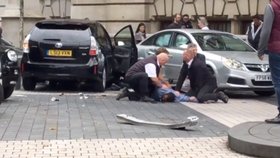 V Londýně najelo auto do lidí: 11 zraněných, většina skončila v nemocnici