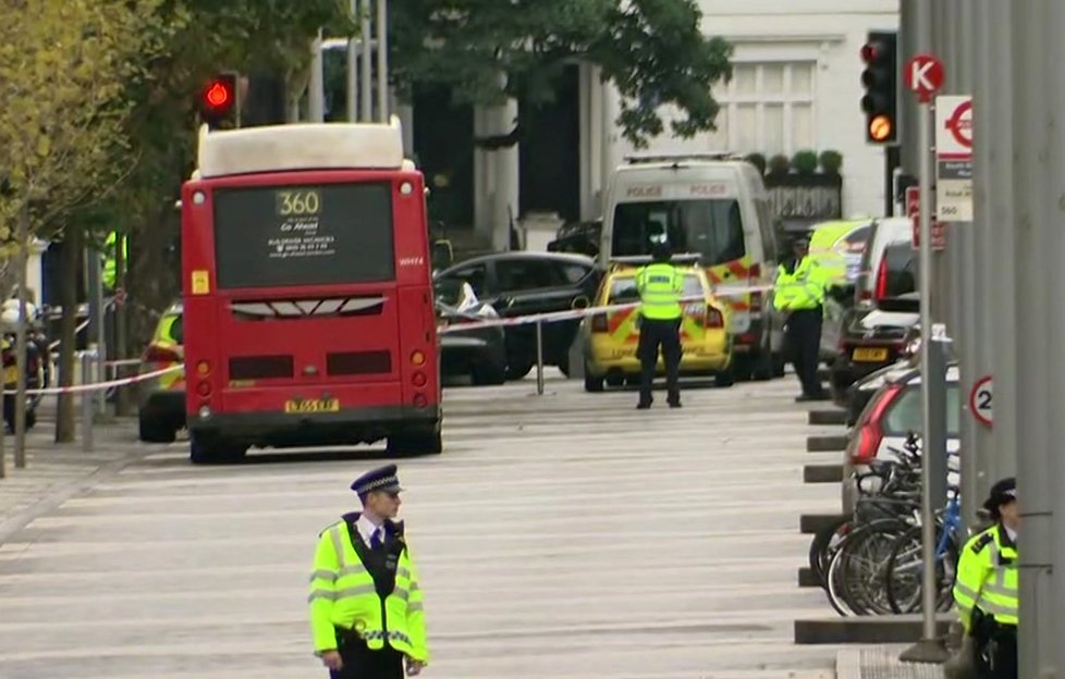 V Londýně najelo auto do lidí: 11 zraněných, většina skončila v nemocnici