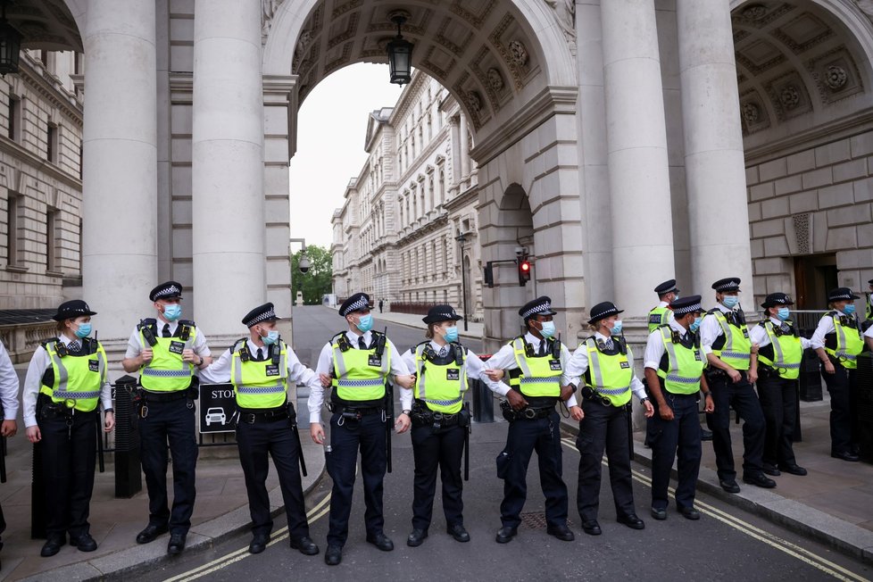 Protest odpůrců lockdownu a očkování v Londýně (14. 6. 2021)