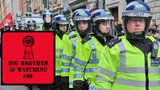 Londýnský „Velký bratr“: Policisté budou hlídat nenávistné reakce na webech 