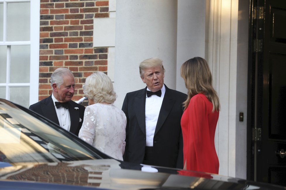 Americký prezident Trump s manželkou hostili prince Charlese a Camillu.