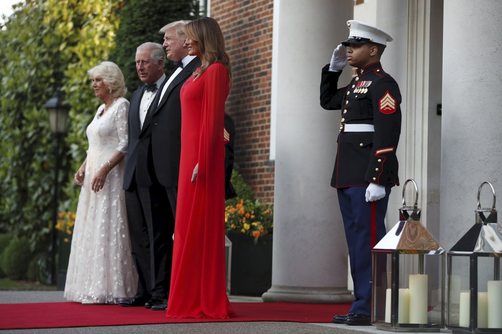 Americký prezident Trump s manželkou hostili prince Charlese a Camillu.