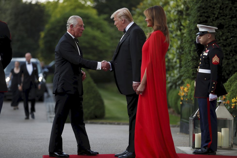 Americký prezident Trump s manželkou hostili prince Charlese a Camillu.