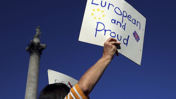 V Londýně lidé protestují za nové referendum o Brexitu