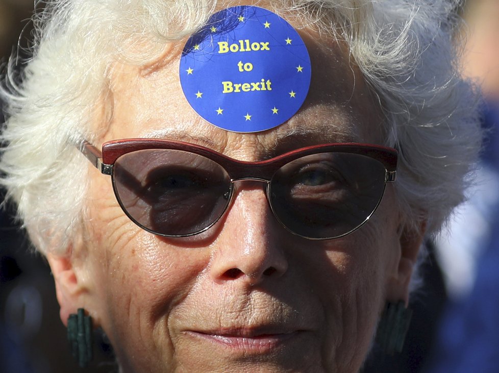 Brexit vyvolal v Británii demonstrace. Lidé chtěli nové referendum