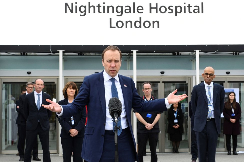 Slavnostní otevření nemocnice NHS Nightingale v centru Londýna během koronavirové krize. Nových 4000 lůžek.